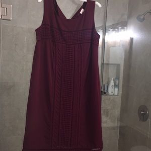 Sleeveless maroon dress